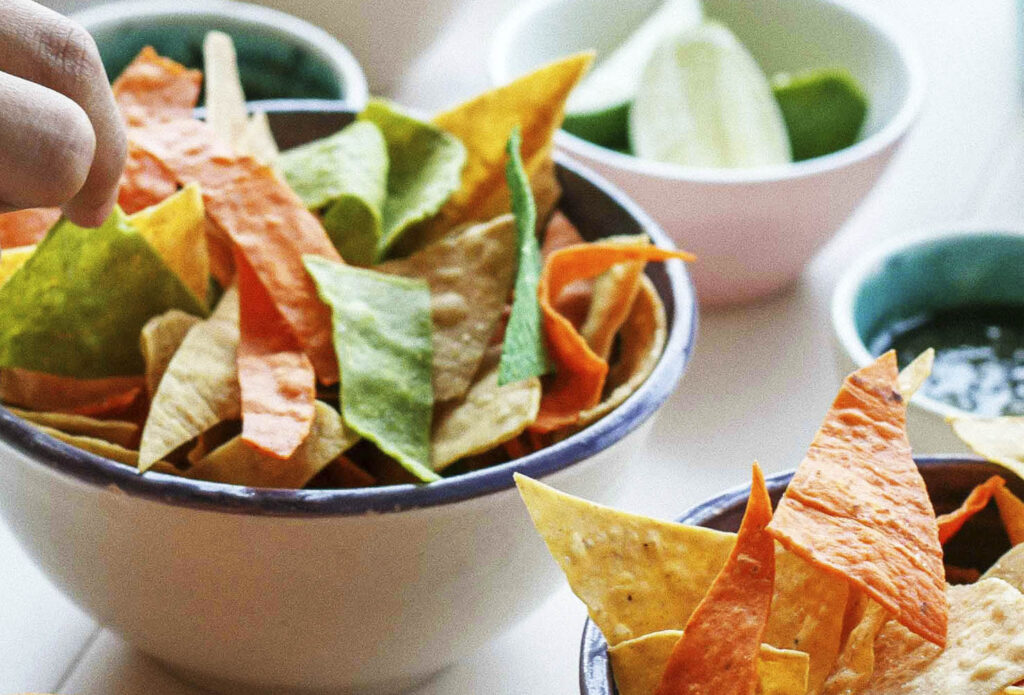 Natxos casolans arc de Sant Martí GlutenFree! Olivera d'Atenea Receta de nachos de distintos sabores, hechos en casa y acompañados de Salsa Brava